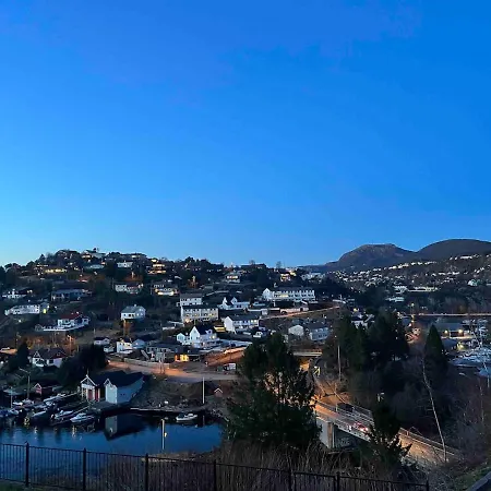 דירה Modern Apartment, Stunning View, Large Garden!